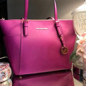 COPY - Michael Kors Jetset Tote